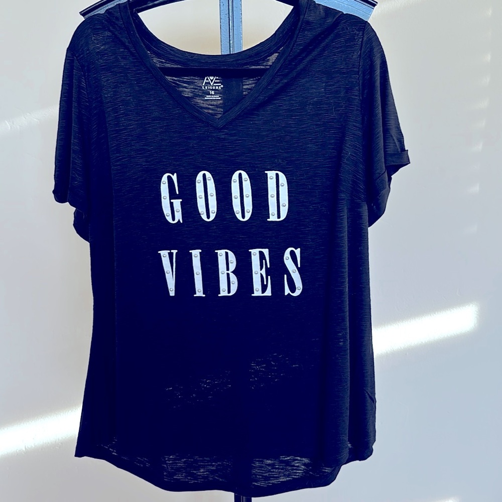 Black Tee. NEW Never worn, size 16.